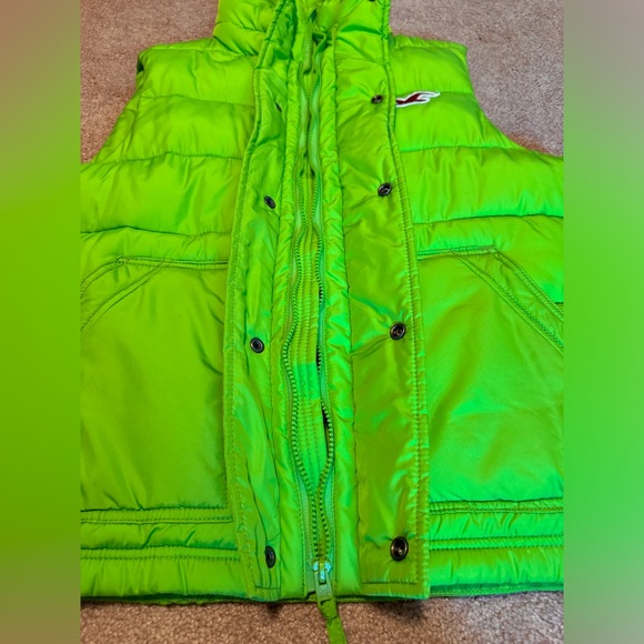 Hollister Men’s Bright Green Quilted Vest⭐️ - Picture 9 of 12